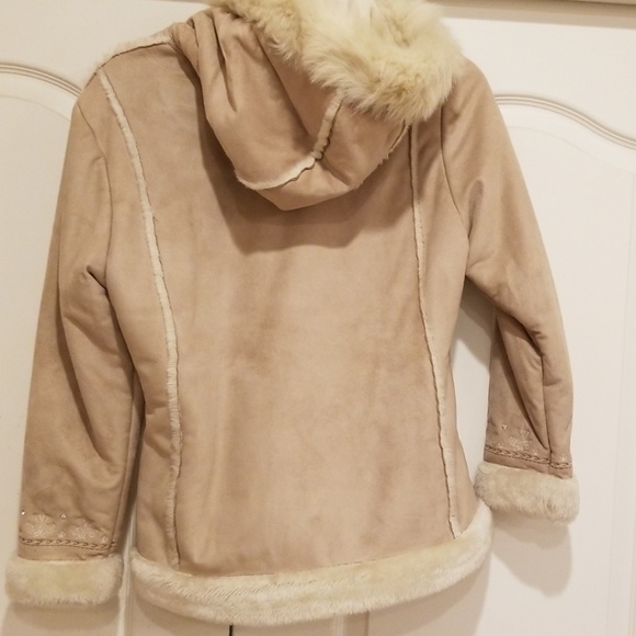Girls warm fuzzy jacket - Picture 2 of 4